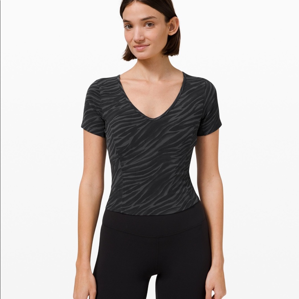 Lululemon Nulu Cropped Slim Yoga SS-Sz 6